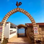 Kocareis Seafront & Restaurant