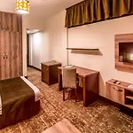 Hotel Kocareis Seafront & Restaurant 3*