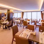 Kocareis Seafront & Restaurant 3*