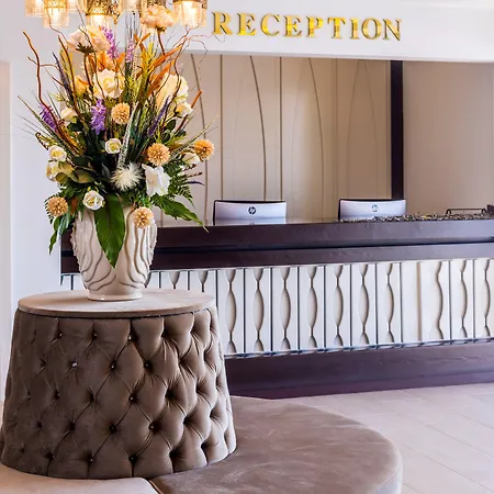 Kocareis Seafront & Restaurant Hotell