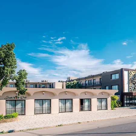 Kocareis Seafront & Restaurant 3*