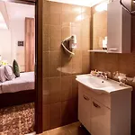 Hotel Kocareis Seafront & Restaurant