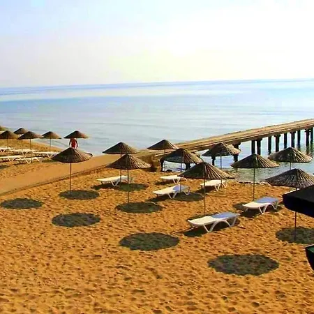 Oscar Park Next To Antic Salamis Hotel
