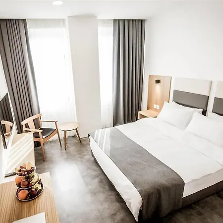 Ingate Hotel & Cafe Shopping Street Location ! 3* Фамагуста