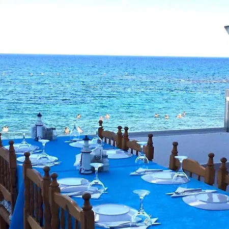 Kocareis Seafront & Restaurant Hotel 3*