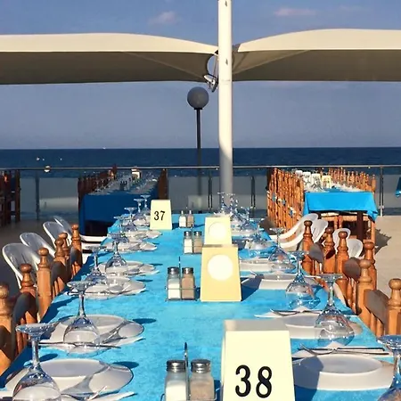 Hotel Kocareis Seafront & Restaurant 3*