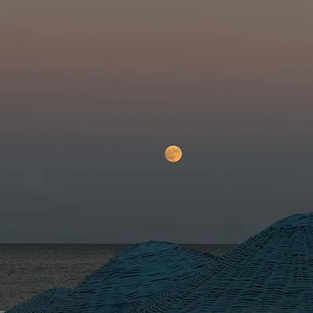 Kocareis Seafront & Restaurant فندق 3*