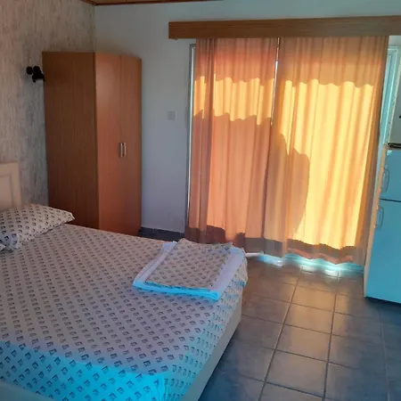 Kocareis Seafront & Restaurant Otel 3*