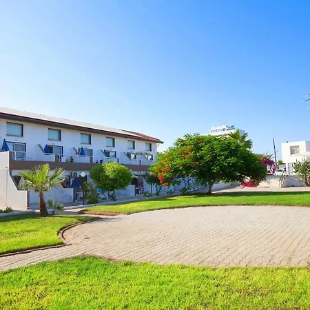 Kocareis Seafront & Restaurant Hotel