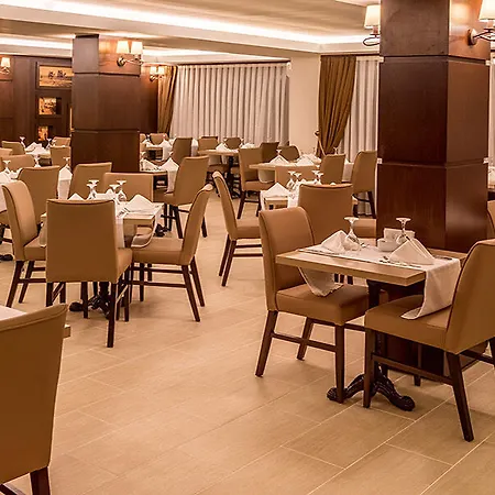 Oscar Park Next To Antic Salamis Hotel 3*