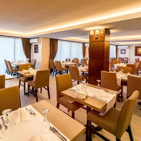 Hotel Oscar Park Next To Antic Salamis 3*
