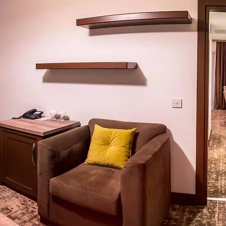 Hotel Oscar Park Next To Antic Salamis 3*