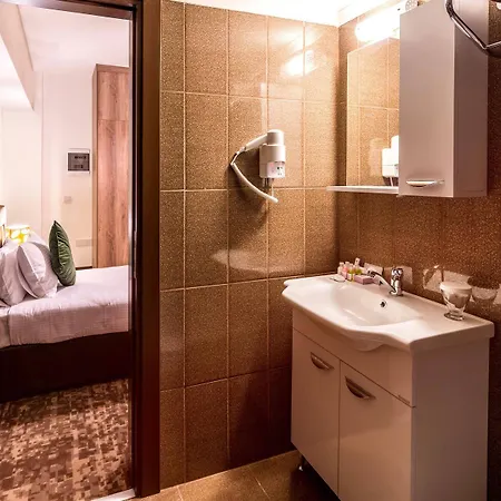 فندق Kocareis Seafront & Restaurant