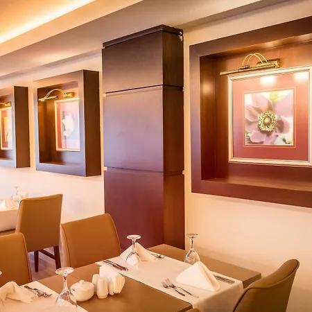 Kocareis Seafront & Restaurant Otel 3*
