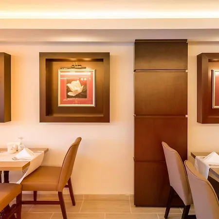 فندق Kocareis Seafront & Restaurant فاماغوستا