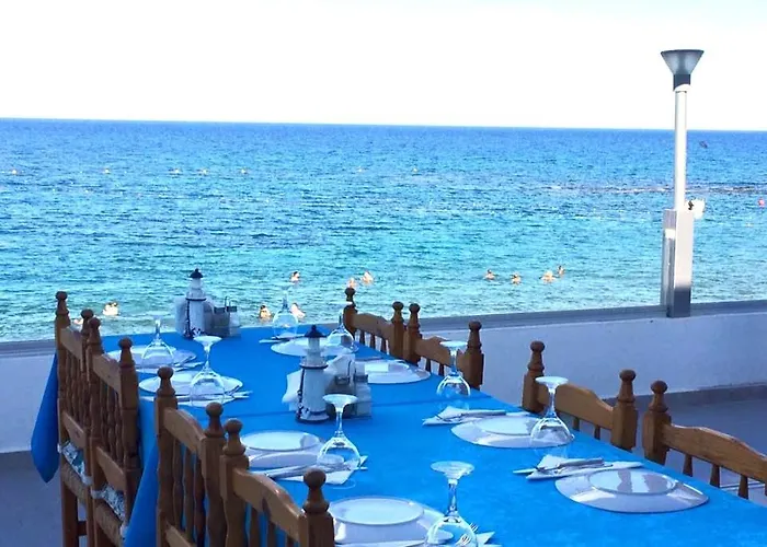 Kocareis Seafront & Restaurant Otel 3*