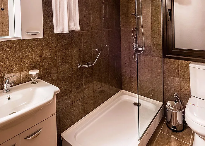 Kocareis Seafront & Restaurant Hotel