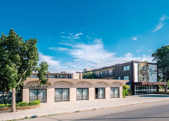 Kocareis Seafront & Restaurant 3*