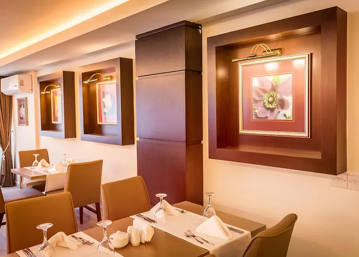 Kocareis Seafront & Restaurant Hotel 3*